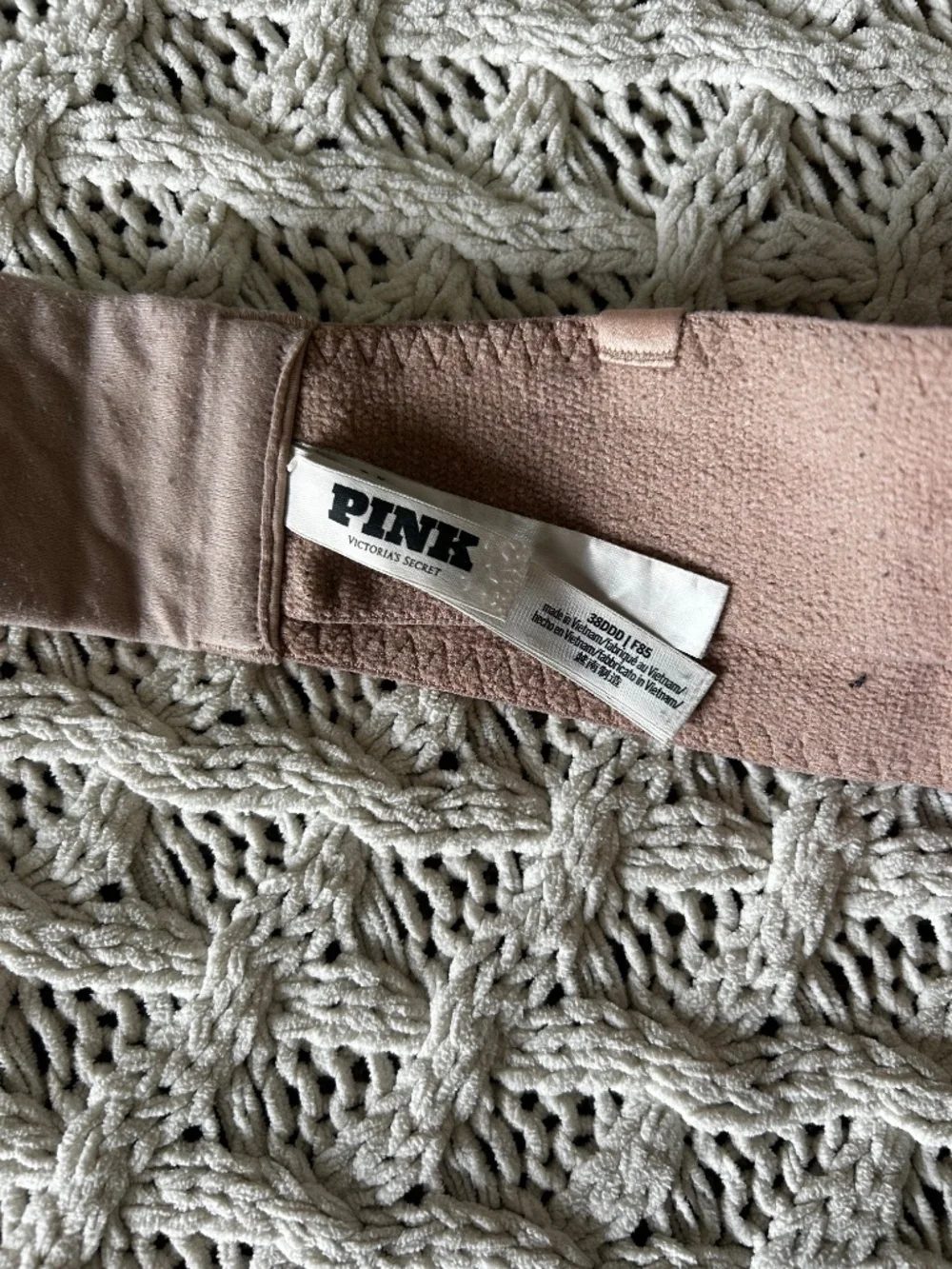 Nude seamless strapless bra 🤎